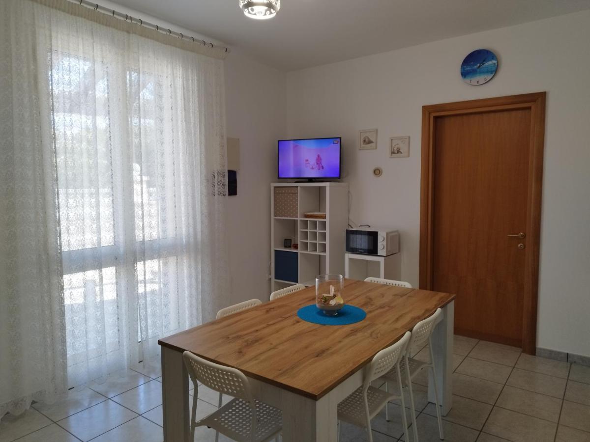 Casa Vacanze Il Sorriso Di Emi Torre Suda Kültér fotó